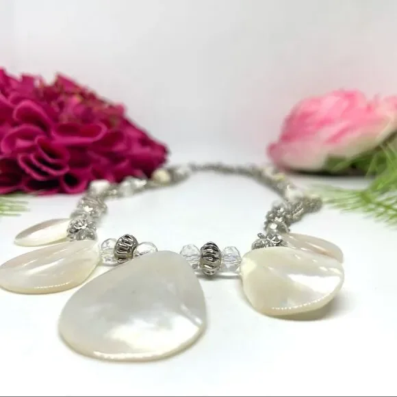 NEW⚜️MOTHER OF PEARL Teardrop Pendant Necklace - Picture 5 of 9